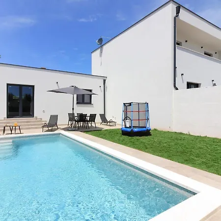 Villa New Modern Relax With Private Pool Near The Town And By Wiibuk