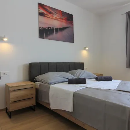 New Modern Relax With Private Pool Near The Town And By Wiibuk Šišan