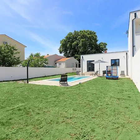 New Modern Relax With Private Pool Near The Town And By Wiibuk Šišan
